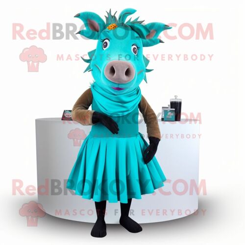 Personnage De Costume De Mascotte Redbrokoly De Sanglier Turquoise Habillé D'une Robe De Cocktail Et De Clips D'écharpe