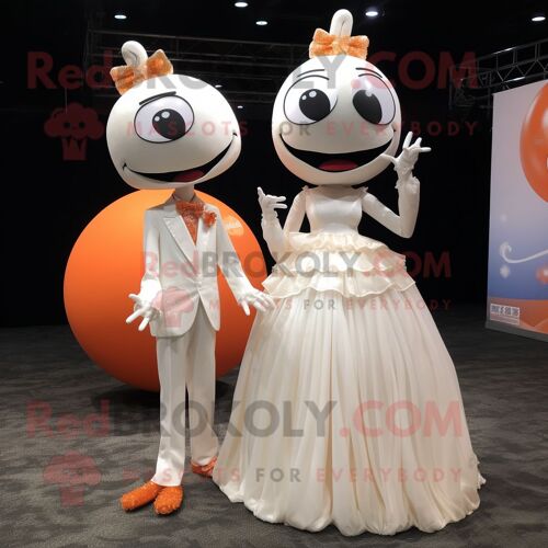 Personnage De Costume De Mascotte Redbrokoly Peach Stilt Walker Habillé D'une Robe De Mariée Et De Porte-Clés