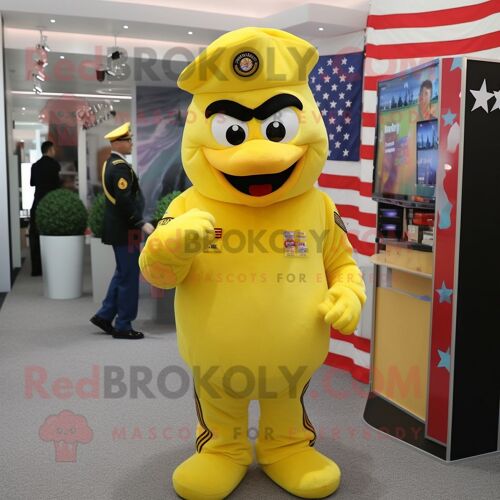 Personnage De Costume De Mascotte Redbrokoly De Soldat Américain Jaune Habillé D'un Costume Et De Pinces À Cheveux