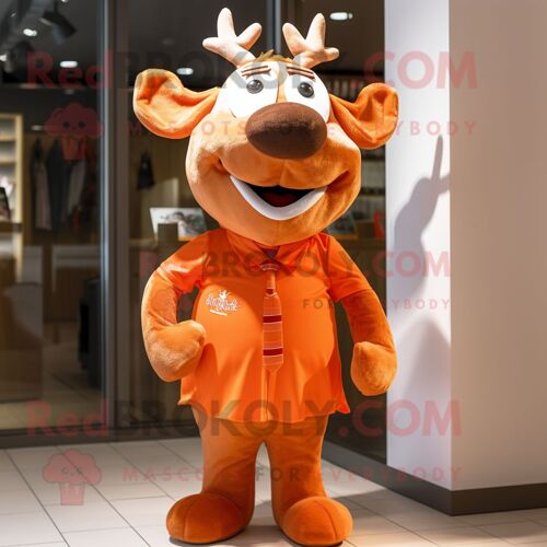 Mascotte Redbrokoly De Personnage De Renne Orange Habillé D'un Polo Et De Pochettes