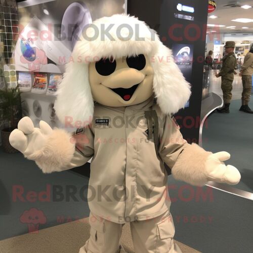 Personnage De Costume De Mascotte Redbrokoly De Soldat De L'armée De L'air Crème Habillé D'un Sweat À Capuche Et De Pinces À Cheveux