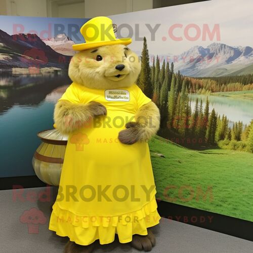 Mascotte Redbrokoly De Personnage De Marmotte Jaune Citron Vêtue D'une Robe Taille Empire Et D'épinglettes