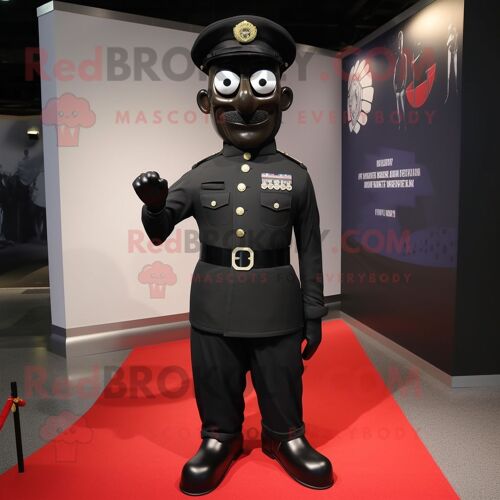 Mascotte Redbrokoly De Personnage Soldat Noir Habillé D'une Robe Fourreau Et De Boutons De Manchette
