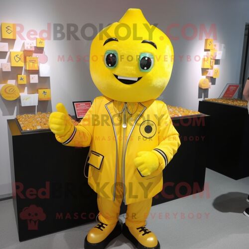 Personnage De Costume De Mascotte Redbrokoly De Boîte À Bonbons Jaune Habillé D'une Veste En Cuir Et D'épinglettes