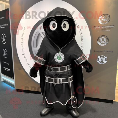Mascotte Redbrokoly De Bouclier Celtique Noir Personnage Déguisé Habillé D'un Sweat À Capuche Et De Pochettes