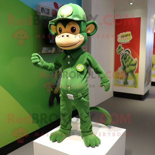 Mascotte Redbrokoly De Personnage De Singe Vert Habillé D'un Jegging Et D'une Casquette