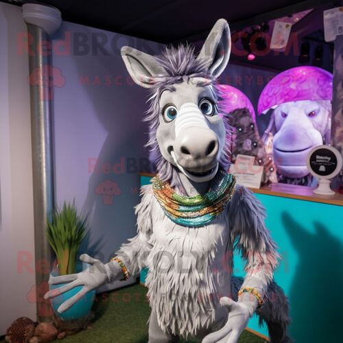 Mascotte Redbrokoly De Personnage D'âne Argenté Habillé D'un Bikini Et De Bracelets
