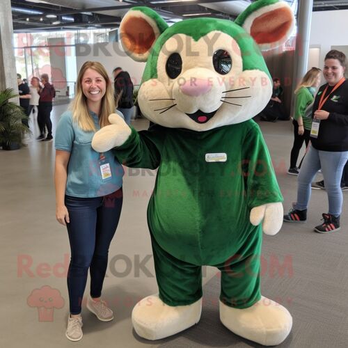 Costume De Mascotte Redbrokoly Hamster Vert Forêt Habillé Avec Un Mom Jeans Et Des Coussinets Pour Les Pieds