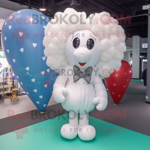 Personnage De Costume De Mascotte Redbrokoly De Ballons En Forme De Coeur Blanc Habillé Avec Un Manteau Et Des Pinces À Cheveux