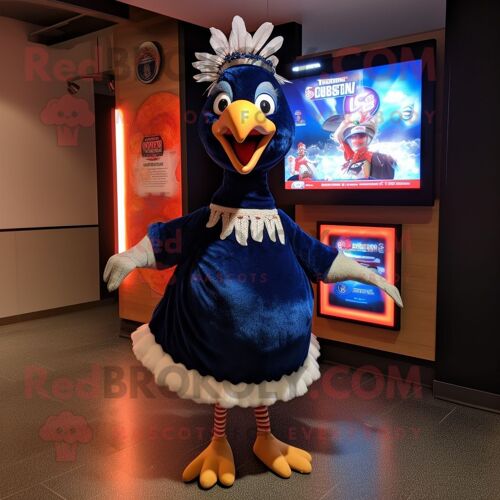 Costume De Mascotte Redbrokoly De Dindon Bleu Marine Habillé D'une Robe De Cocktail Et De Bracelets