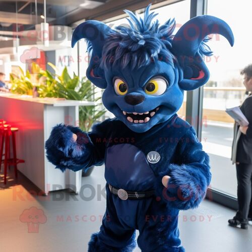 Mascotte Redbrokoly De Personnage De Démon Bleu Marine Habillé D'une Combinaison Et De Pinces À Cheveux