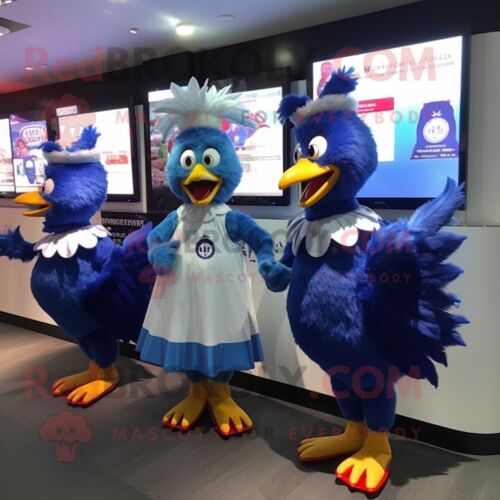 Personnage De Costume De Mascotte Redbrokoly De Coqs Bleus Habillé D'une Robe Trapèze Et De Montres Numériques