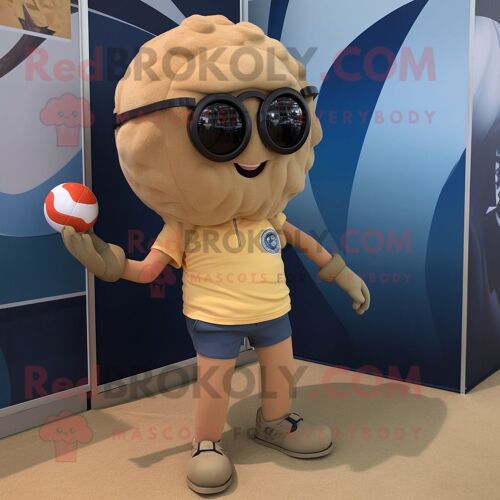 Personnage De Costume De Mascotte Redbrokoly De Ballon De Volley-Ball Beige Vêtu D'un Short En Jean Et De Lunettes De Soleil