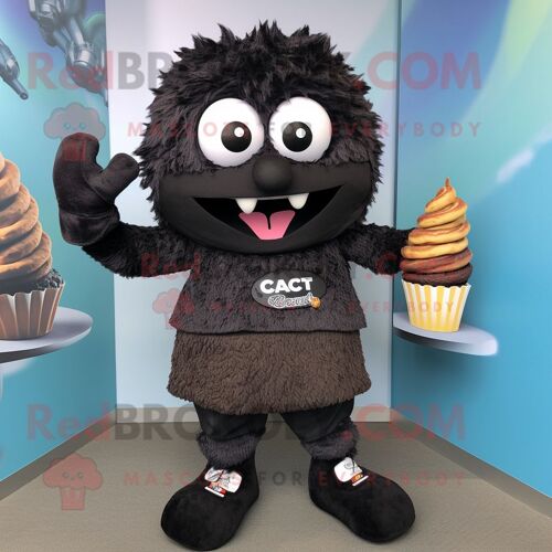 Personnage De Costume De Mascotte Redbrokoly Cupcake Noir Habillé D'un Short Cargo Et De Clips D'écharpe