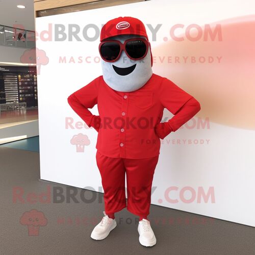 Personnage De Costume De Mascotte Redbrokoly De Fer À Cheval Rouge Habillé D'une Combinaison Et De Lunettes De Soleil