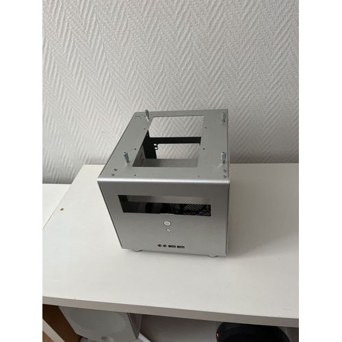 Boîtier PC Lian-Li PC-Q06 en aluminium