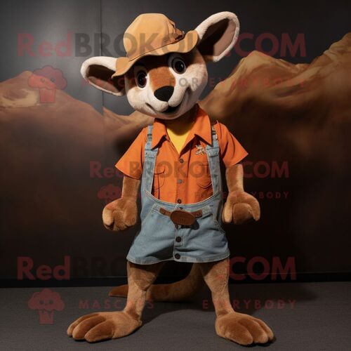 Personnage De Costume De Mascotte Redbrokoly De Kangourou Rouille Habillé D'un Jean Boyfriend Et D'épingles À Chapeau