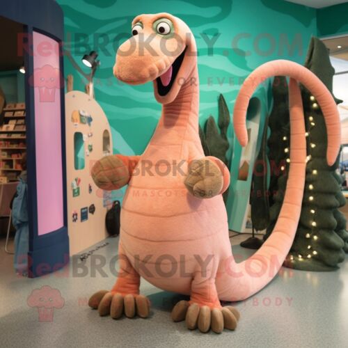 Personnage De Costume De Mascotte Redbrokoly De Monstre De Peach Loch Ness Habillé Avec Un Pantalon En Velours Côtelé Et Des Épingles À Che