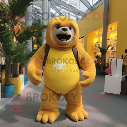 Personnage De Costume De Mascotte Redbrokoly De Paresseux Géant Jaune Habillé D'un Short De Course Et De Sacs Fourre-Tout