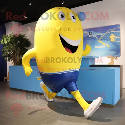 Personnage De Costume De Mascotte Redbrokoly De Baleine Bleue Jaune Habillé D'un Short De Course Et De Boutons De Manchette