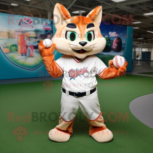 Personnage De Costume De Mascotte Redbrokoly Peach Bobcat Habillé D'un Tee-Shirt De Baseball Et D'anneaux