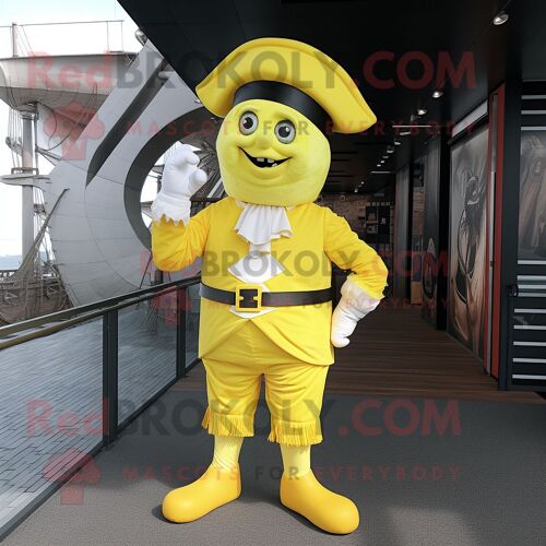 Personnage De Costume De Mascotte Redbrokoly De Pirate Jaune Citron Habillé D'un T-Shirt À Manches Longues Et De Coussinets Pour Les Pieds