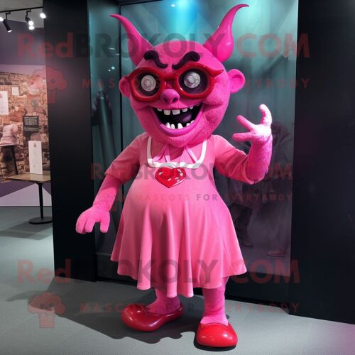 Personnage De Costume De Mascotte Redbrokoly De Diable Rose Habillé D'une Robe Trapèze Et De Lunettes