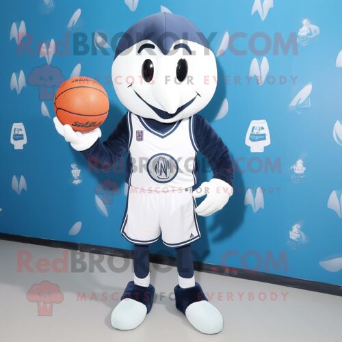 Personnage De Costume De Mascotte Redbrokoly De Ballon De Basket-Ball Bleu Marine Habillé D'un Bermuda Et De Ceintures De Smoking