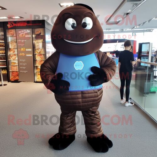Personnage De Costume De Mascotte Redbrokoly De Barre De Chocolat Noir Habillé D'un Col Roulé Et De Cravates