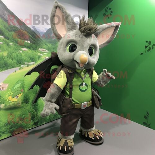 Personnage De Costume De Mascotte Redbrokoly De Chauve-Souris Verte De Forêt Habillé D'un Chemisier Et De Sacs À Dos