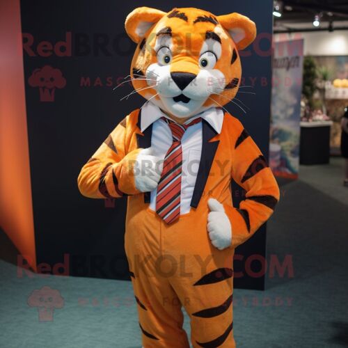 Costume De Mascotte Redbrokoly Tigre Orange Habillé D'une Chemise En Popeline Et D'épingles À Cravate