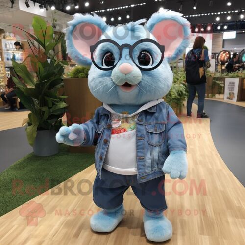 Personnage De Costume De Mascotte Redbrokoly De Hamster Bleu Ciel Habillé D'un Jean Et De Lunettes