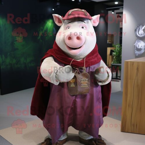 Personnage De Costume De Mascotte Redbrokoly De Cochon Marron Vêtu D'un Gilet Et D'épingles À Châle