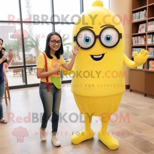 Personnage De Costume De Mascotte Redbrokoly Arc-En-Ciel Jaune Citron Habillé D'un Jean Mom Et De Lunettes De Lecture