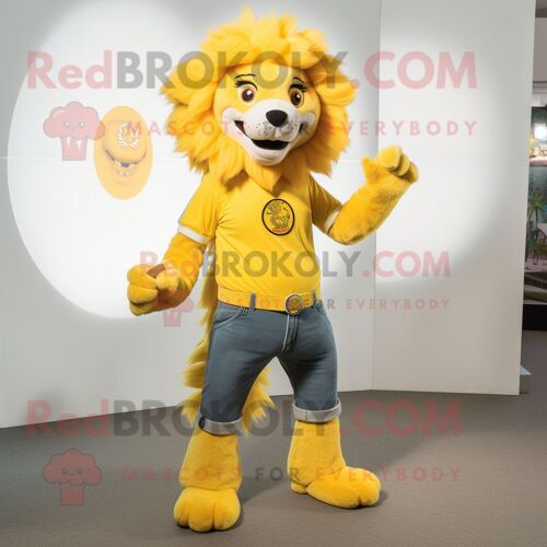 Personnage De Costume De Mascotte Redbrokoly De Lion Jaune Habillé D'un Jean Skinny Et De Pinces À Chaussures