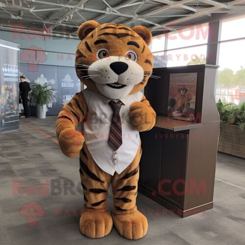 Personnage De Costume De Mascotte Redbrokoly De Tigre Brun Habillé Avec Une Chemise Habillée Et Des Épingles À Cravate