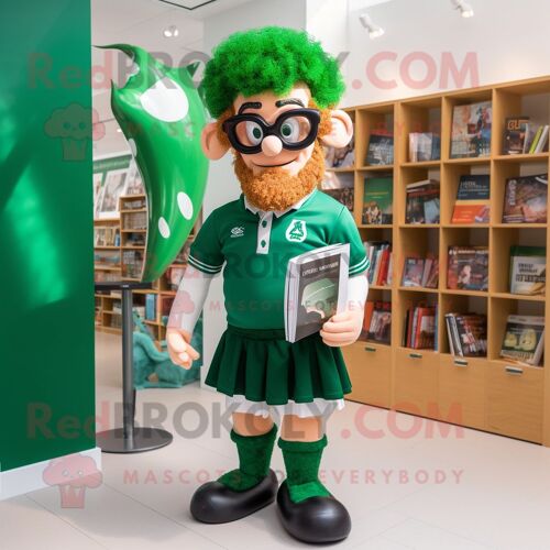 Personnage De Costume De Mascotte Redbrokoly De Drapeau Irlandais Vert Forêt Habillé Avec Une Chemise De Rugby Et Des Lunettes De Lecture