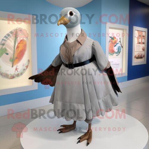 Personnage De Costume De Mascotte Redbrokoly De Pigeon Passager Blanc Habillé D'une Jupe Portefeuille Et De Cravates