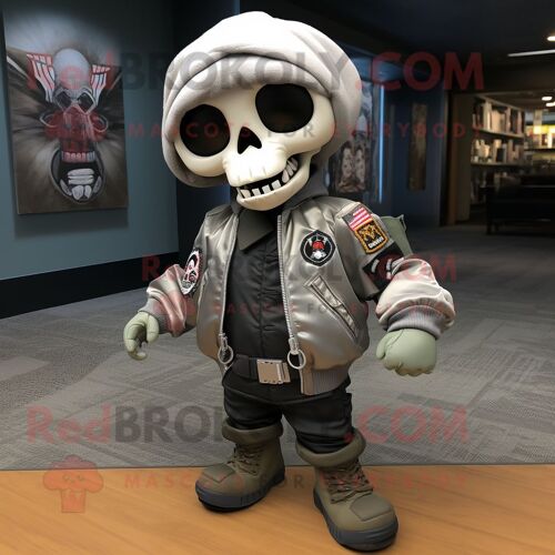 Mascotte Redbrokoly De Personnage Tête De Mort Grise Habillée D'un Blouson Aviateur Et De Lacets