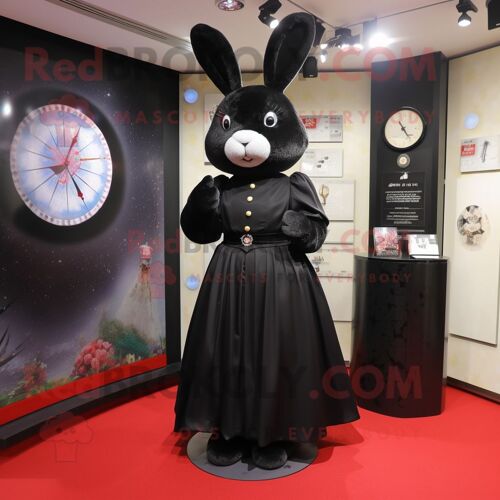 Costume De Mascotte Redbrokoly De Lapin Noir Habillé D'une Robe Taille Empire Et De Boucles D'oreilles
