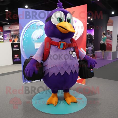 Personnage De Costume De Mascotte Redbrokoly Pigeon Violet Habillé D'une Jupe Circulaire Et De Sacs À Dos