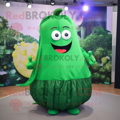 Personnage De Costume De Mascotte Redbrokoly De Concombre Vert Forêt Habillé D'une Jupe Portefeuille Et D'épingles À Cheveux