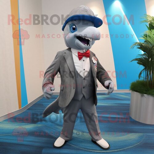 Mascotte Redbrokoly De Personnage De Dauphin Gris Habillé D'un Blazer Et D'épingles À Cravate