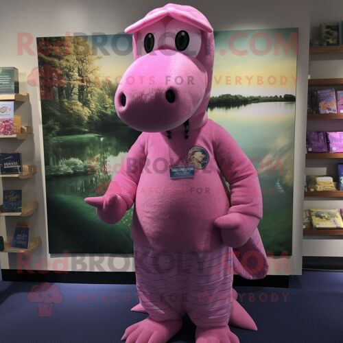Personnage De Costume De Mascotte Redbrokoly De Monstre Du Loch Ness Rose Habillé D'un Cardigan Et De Casquettes