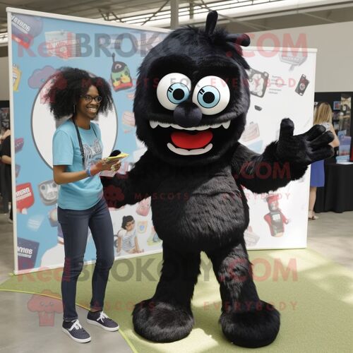 Costume De Mascotte Redbrokoly Black Candy Box Habillé Avec Un Mom Jeans Et Des Lunettes De Lecture