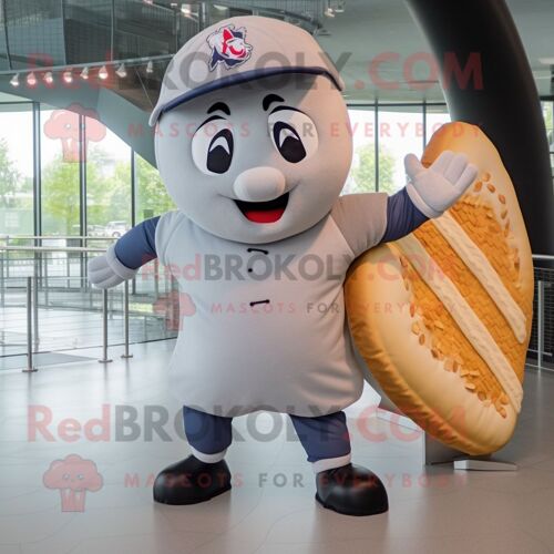 Personnage De Costume De Mascotte Redbrokoly Croissant Gris Habillé Avec Un Tee-Shirt De Baseball Et Des Casquettes