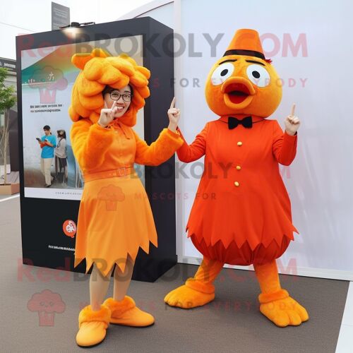 Mascotte Redbrokoly De Personnage De Poulet Orange Habillé D'une Jupe-Culotte Et De Cravates