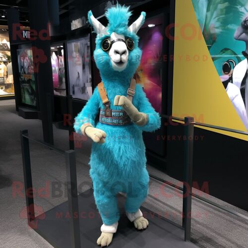 Mascotte Redbrokoly De Personnage De Lama Turquoise Habillé D'un Short En Jean Et De Montres Bracelet