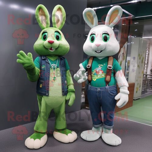 Personnage De Costume De Mascotte Redbrokoly De Lapin Sauvage Vert Habillé D'un Jean Boyfriend Et De Colliers