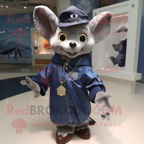 Personnage De Costume De Mascotte Redbrokoly De Chauve-Souris Marine Habillé D'un Imperméable Et De Colliers